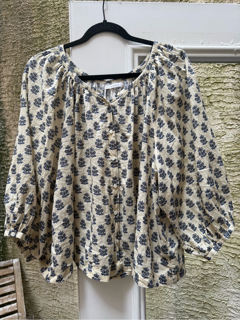 Doen Jiana Blouse in Ivory Meadow Floral - Picture 2 of 2